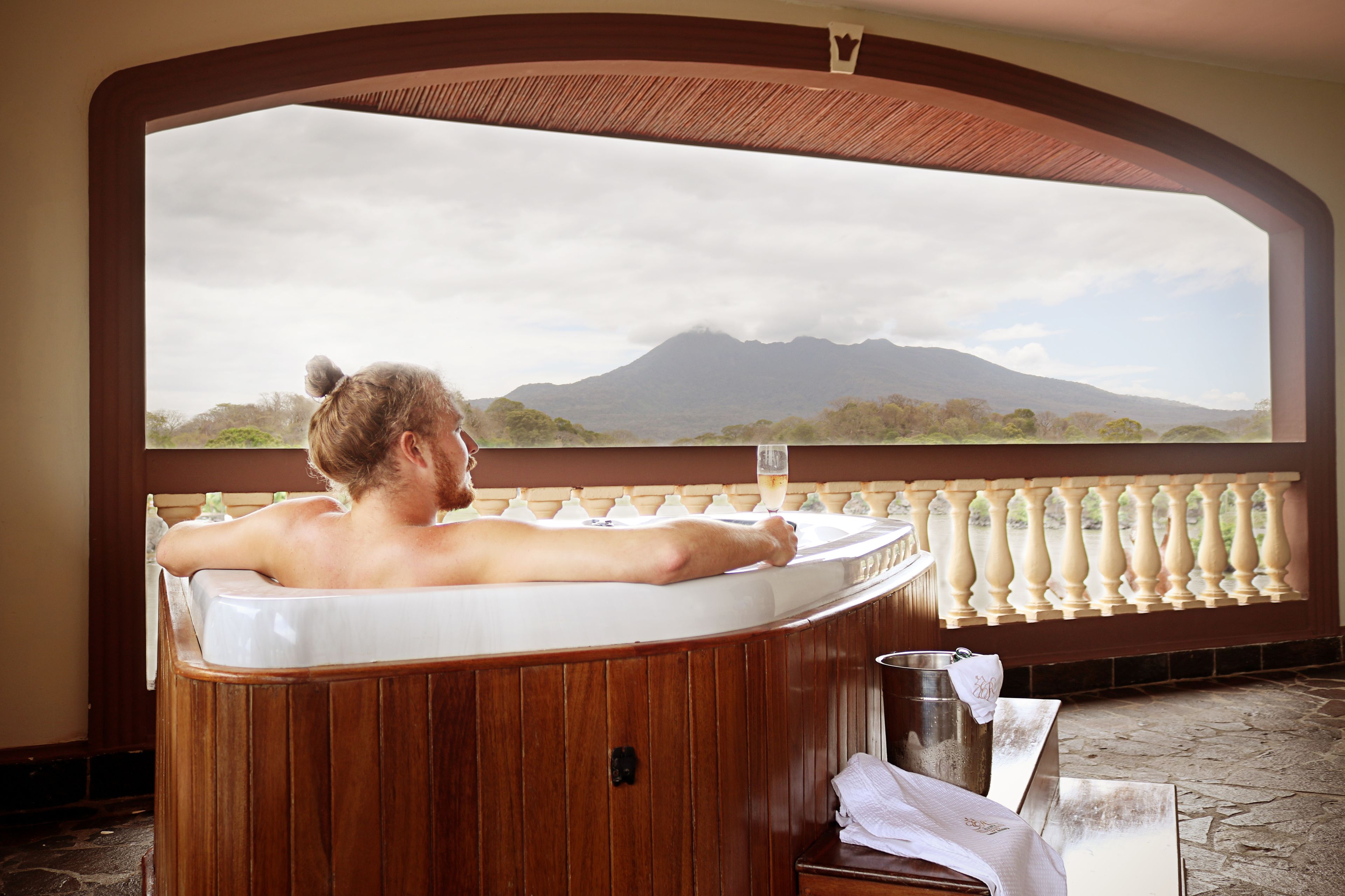 Presidential-sviitti, 3 makuuhuonetta, 2 kylpyhuonetta, järvinäköala | Näkymä vuoristoon