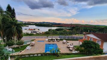 Kolam renang outdoor