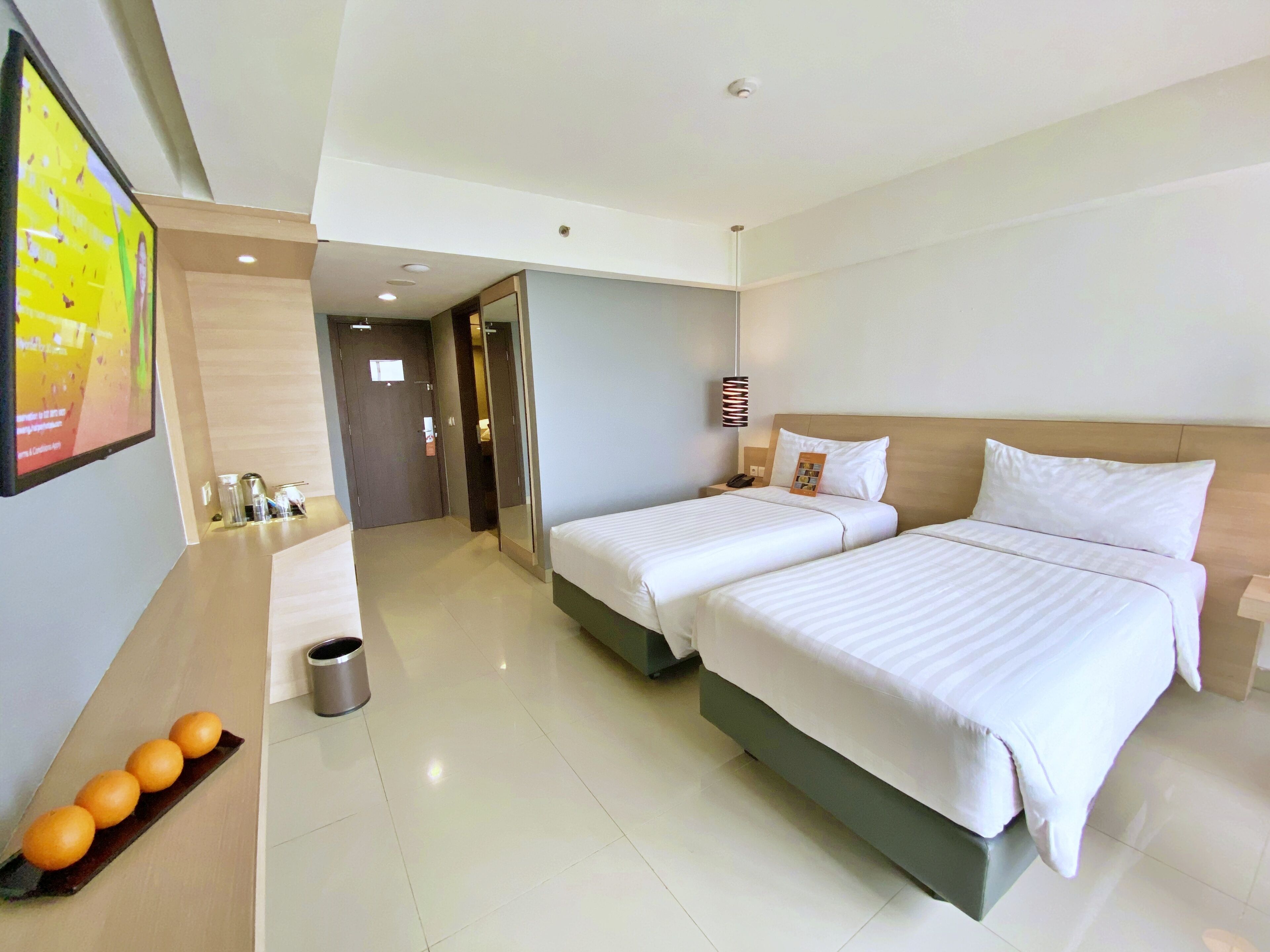 deluxe double or twin room | 1 bedroom, minibar, in-room safe, desk