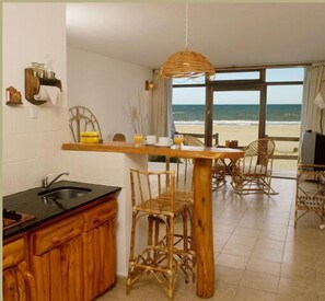 Double Room | Private kitchenette | Fridge, microwave, cookware/dishes/utensils - Rincón del Mar Apart Hotel, Spa & Resort (Mar Azul)