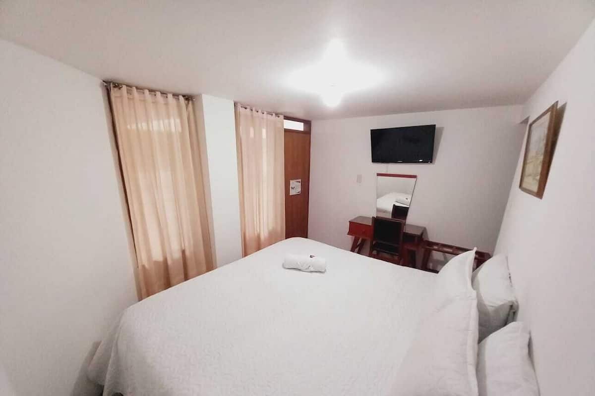 Executive Double Room, 1 Double Bed, Private Bathroom, Courtyard View | Minibar, desk, blackout curtains, free WiFi