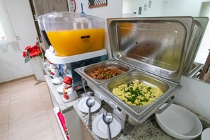 Desayuno buffet incluido todos los días 