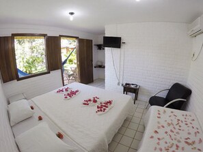 Minibar, Verdunkelungsvorhänge, kostenloses WLAN, Bettwäsche