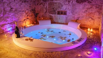 Romantic Suite, 1 King Bed, Hot Tub | 1 bedroom, premium bedding, memory-foam beds, minibar