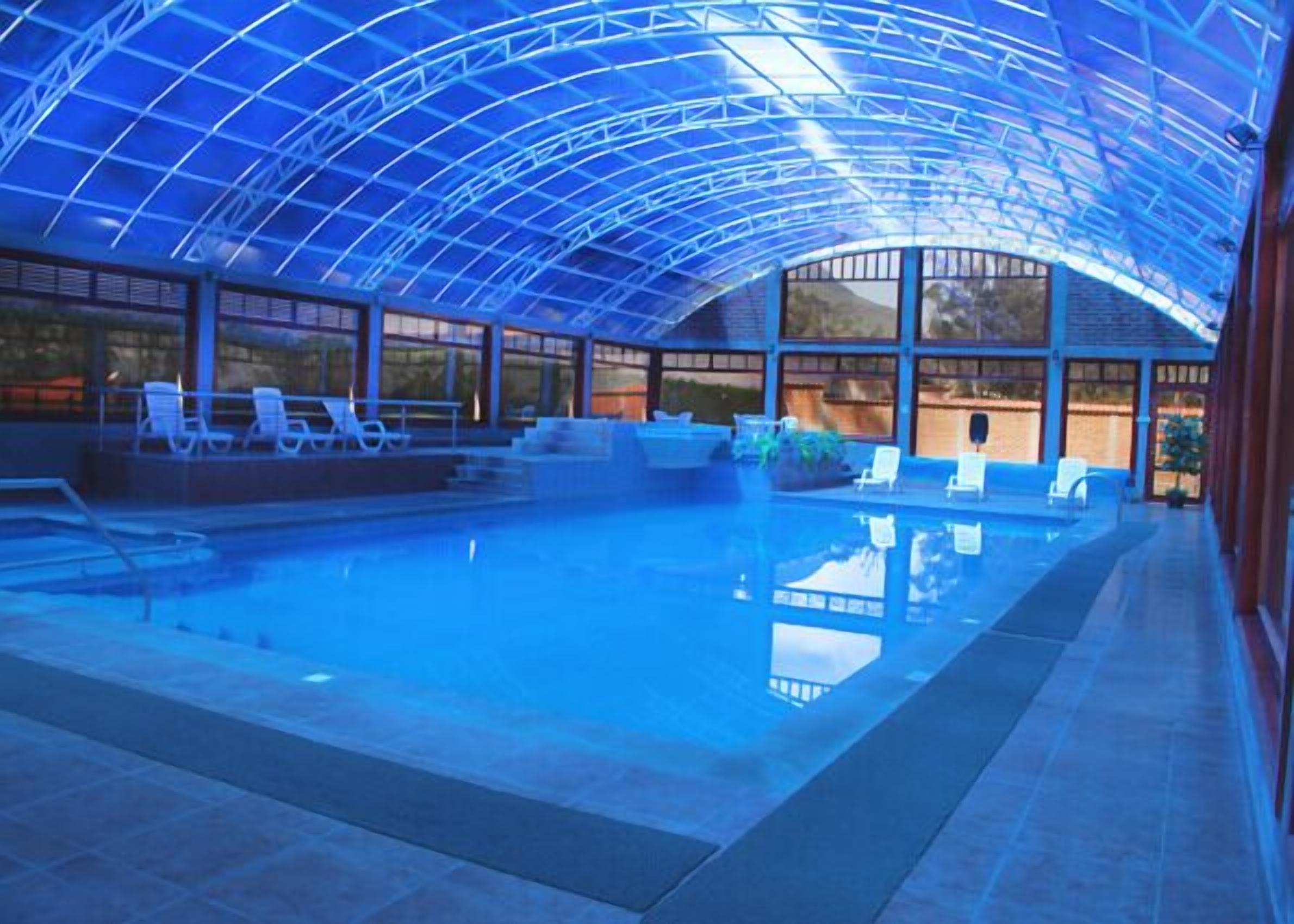 Una piscina techada
