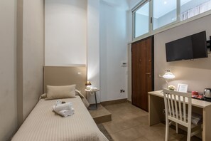 Single Room | In-room safe, desk, soundproofing, free WiFi - B&B Cairoli (Messina)