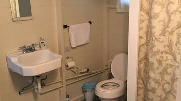 Casa de campo | Baño | Amenidades de baño gratuitas y toallas