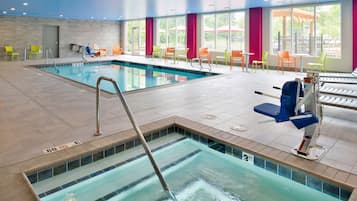 Indendørs pool