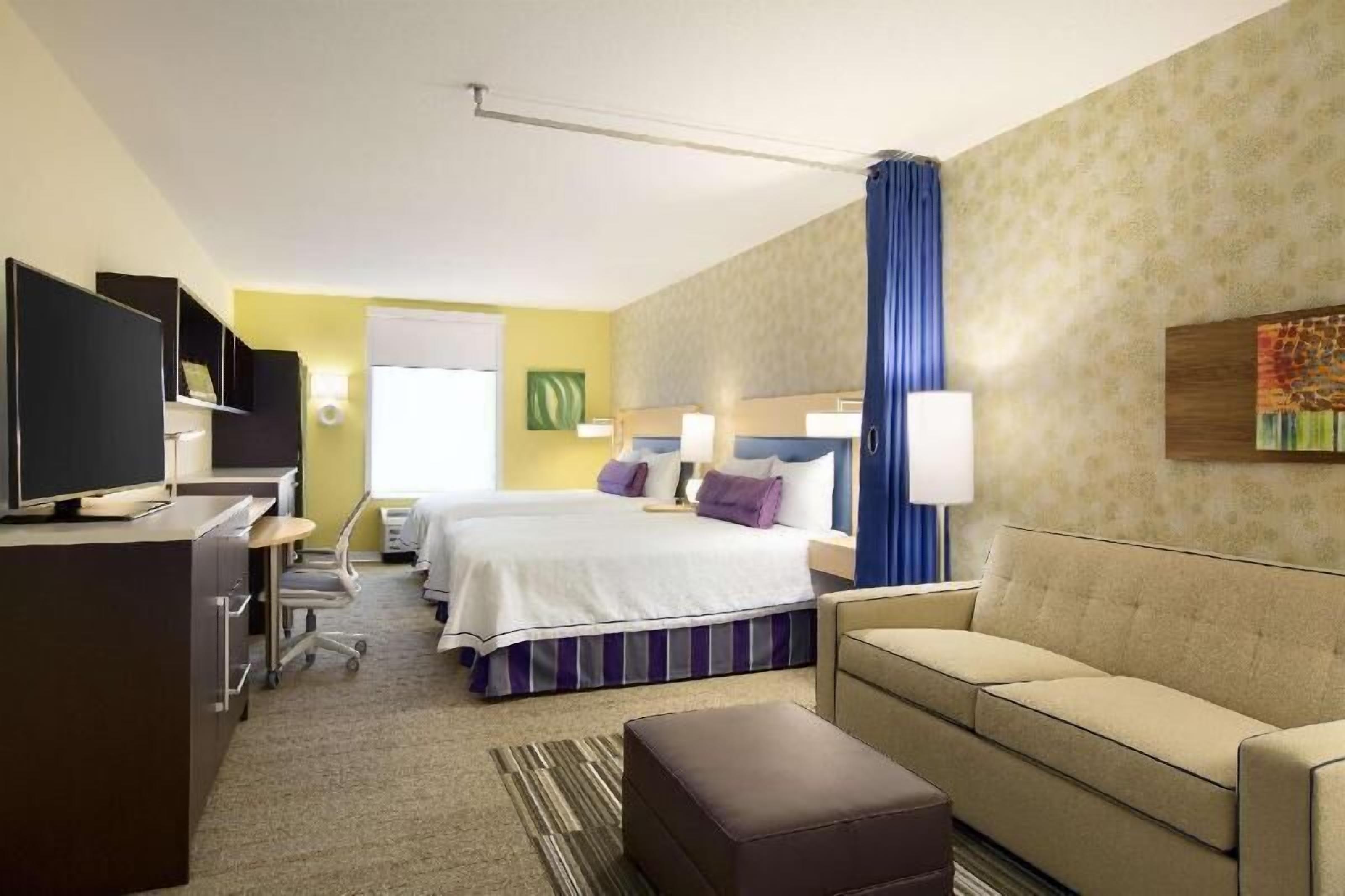 In-room safe, desk, laptop workspace, blackout curtains