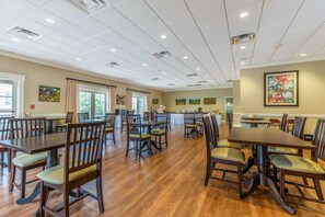 Free daily buffet breakfast