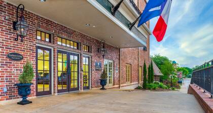 Chateau Saint Denis Hotel