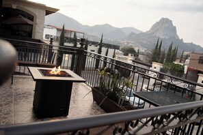 Flat-screen TV - Hotel Villa Bernal (Ezequiel Montes)