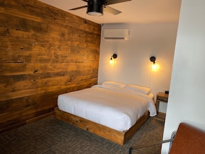Comfort Room, 1 Queen Bed