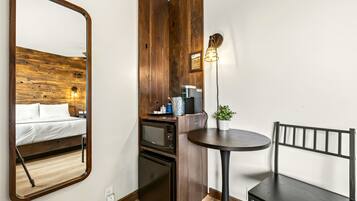 Comfort Room, 2 Double Beds | Coffee and/or coffee maker