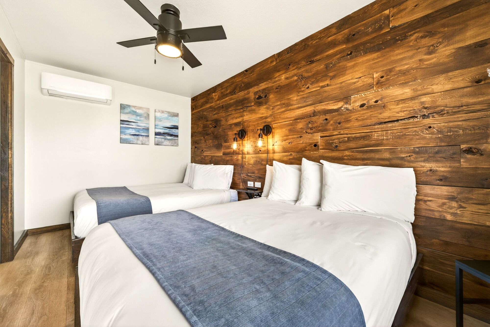 Comfort-Zimmer, 2 Doppelbetten | Allergikerbettwaren, kostenloses WLAN, Bettwäsche