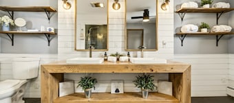 Aqua Aire Inn & Suites