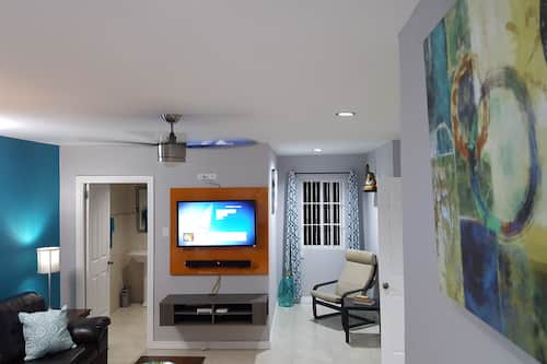 Executive Apartment, 2 Bedrooms, Garden View, Executive Level | Living room