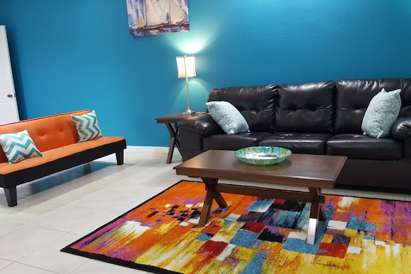 Televisión de pantalla plana, reproductor de DVD