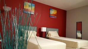 City Apartment, 2 Bedrooms, Kitchen, Ground Floor | 1 bedroom, Egyptian cotton sheets, in-room safe, individually decorated - New Kingston Guest Apartment at Donhead (Kingston)