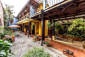 Interior - Chez Juanca Hotel Cafe (Antigua Guatemala)