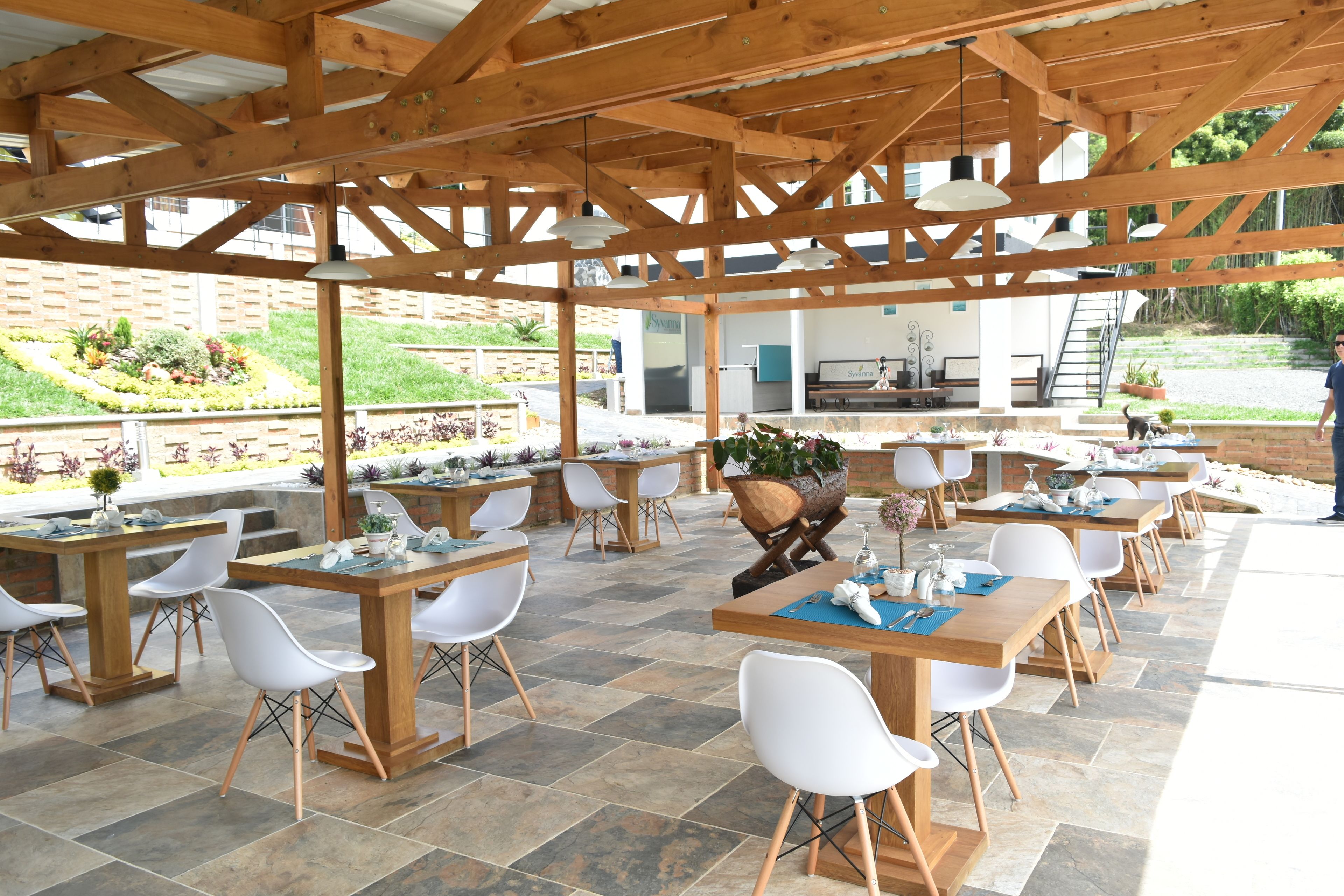 屋外ダイニングエリア