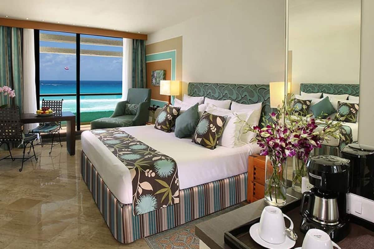 Grand Ocean View Room, hasta 2 niños comen y se hospedan gratis | Laptop workspace, blackout drapes, iron/ironing board (on request)