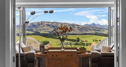 Ribbonwood Country House