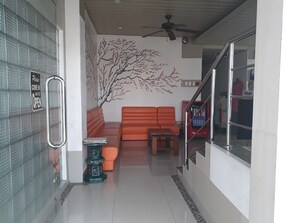 Lobby sitting area - B n T Inn (Lapu-Lapu)