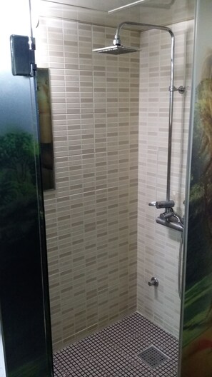 VIP | Dusche im Bad