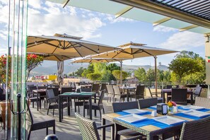 2 restaurants; breakfast, lunch, and dinner served - Puerta al Virreinato Hotel Boutique (Tepotzotlán)