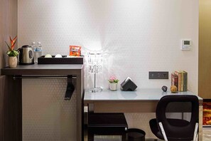 Superior Double Room | Down comforters, minibar, in-room safe, desk - Hotel I Journey (Taipei)