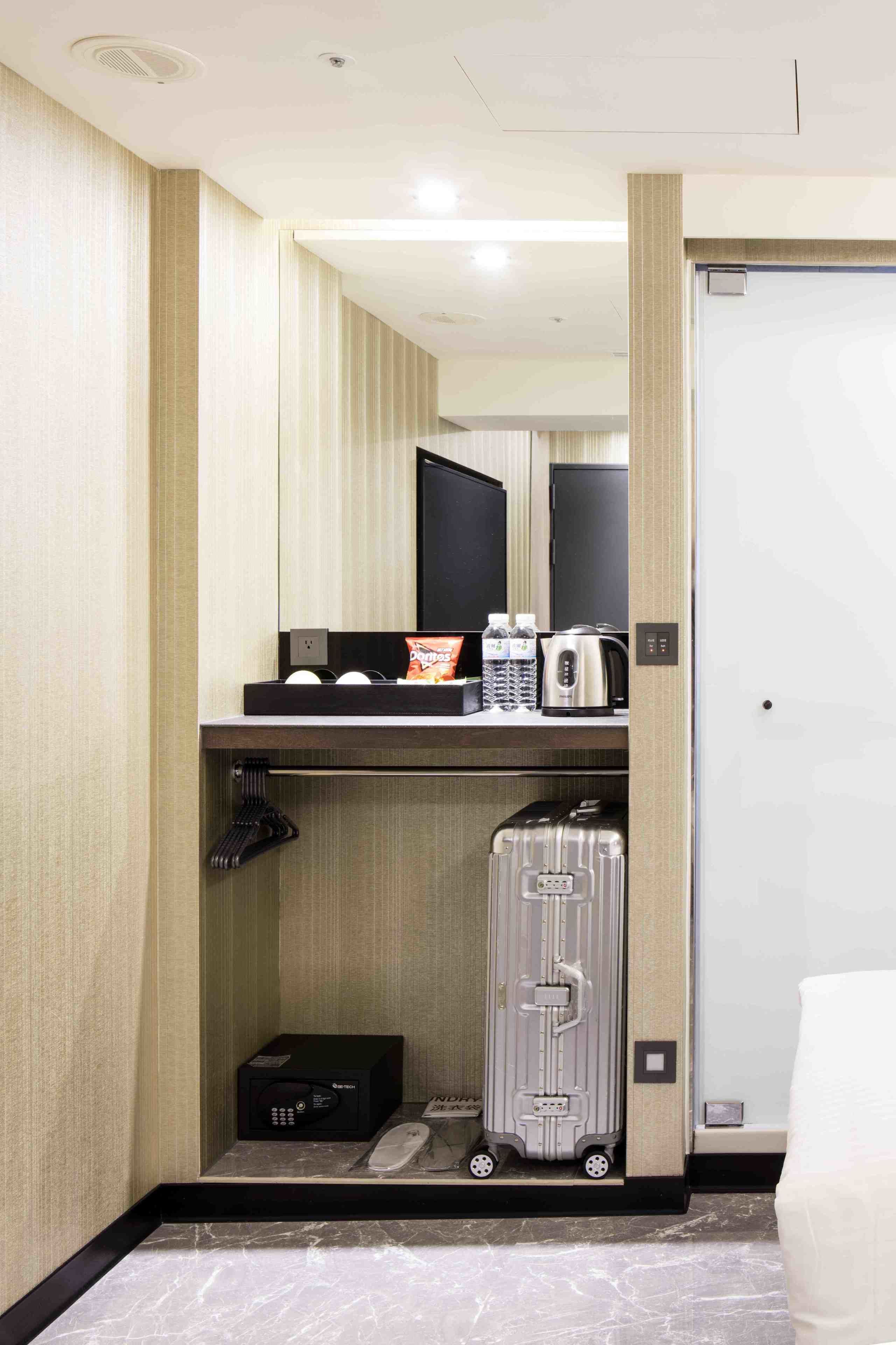 superior twin room | room amenity