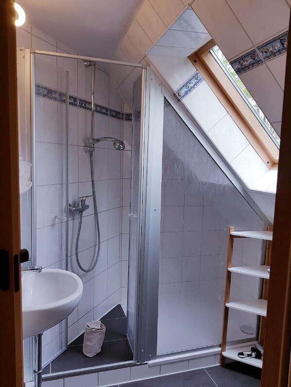 Hårføner og håndklær