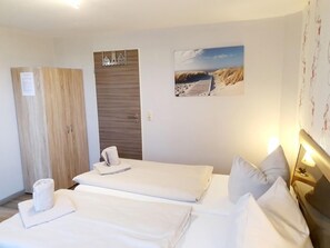 Doppelzimmer zur Einzelnutzung | Bügeleisen/Bügelbrett, kostenloses WLAN, Bettwäsche, Rollstuhlgeeignet