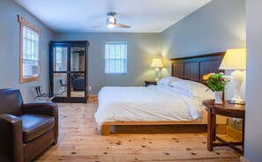 The Superior Suite, King Bed, Ensuite Washroom | Sengetøj