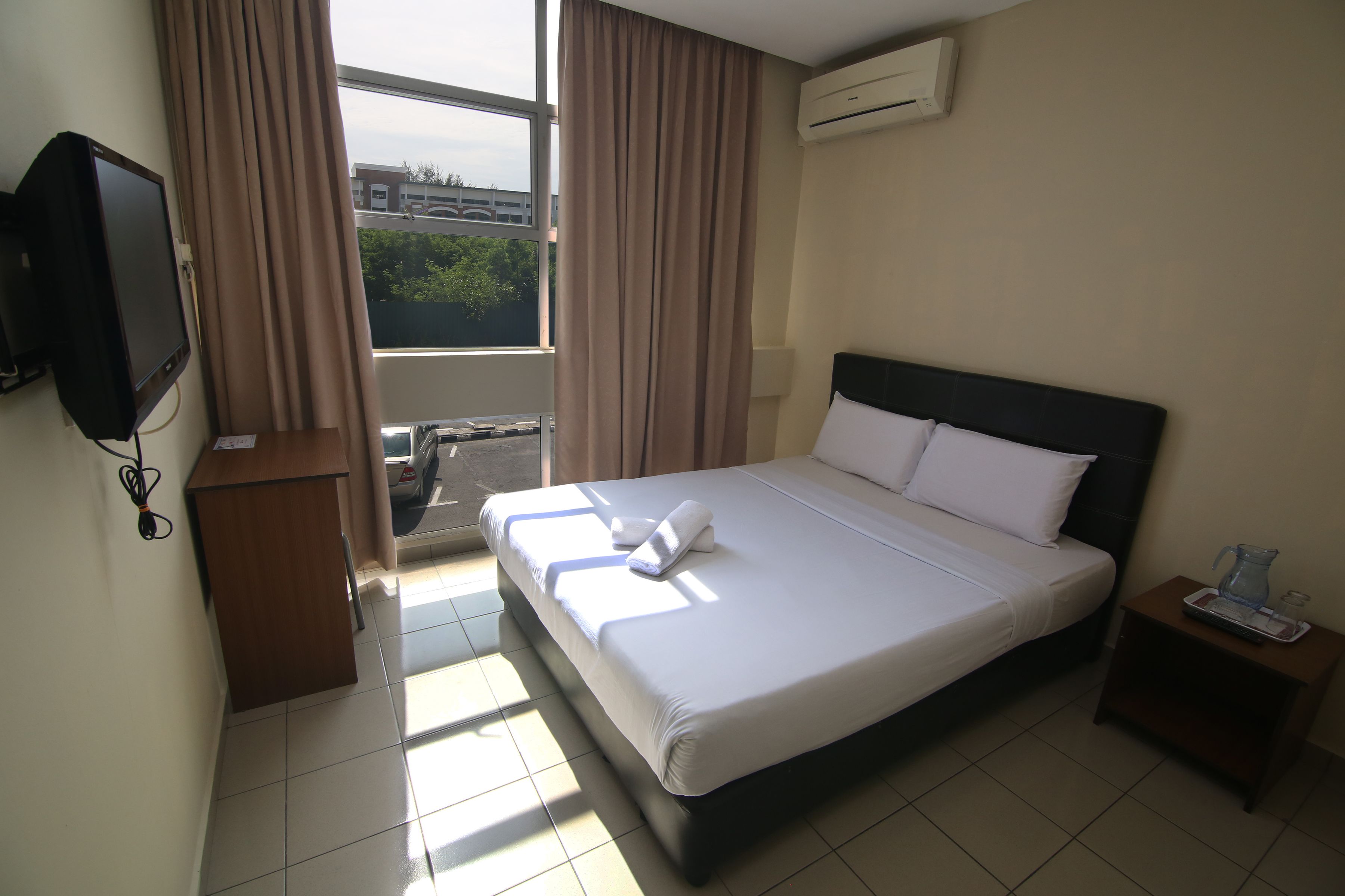 single room | desk, iron/ironing board, free wifi