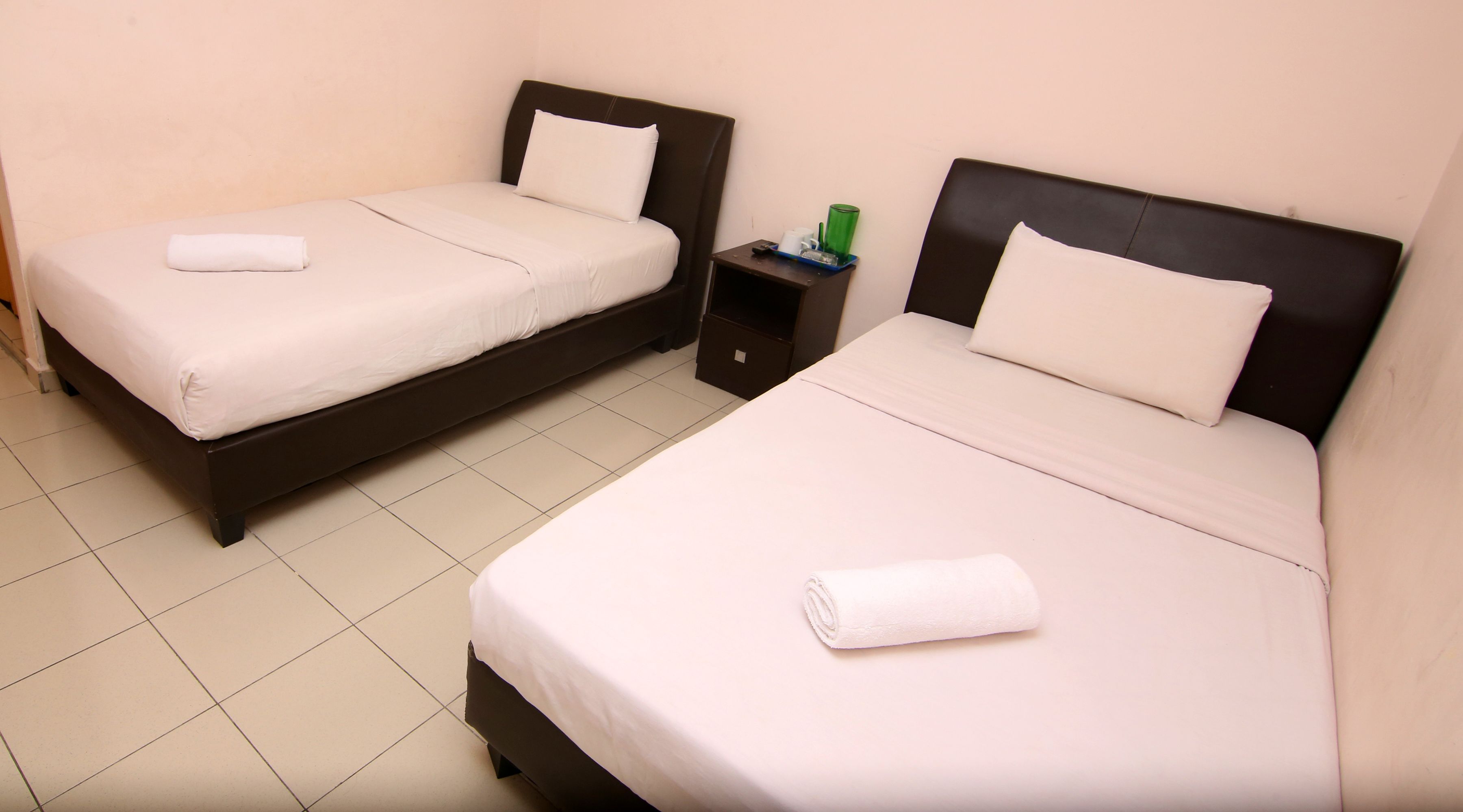 twin room without window | desk, iron/ironing board, free wifi