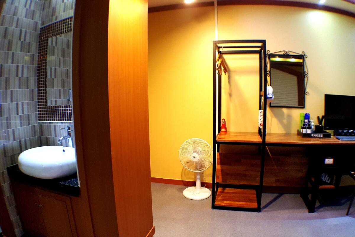 deluxe double room | room amenity