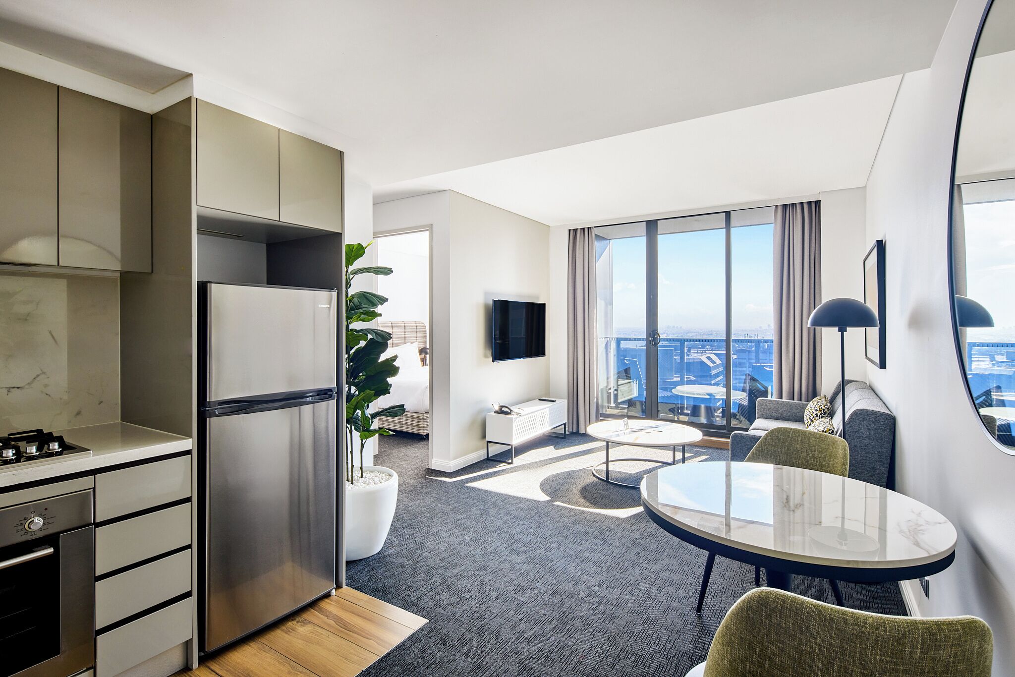 1 Bedroom Balcony Suite | Living area
