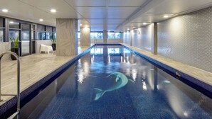 室內游泳池