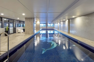 Una piscina techada