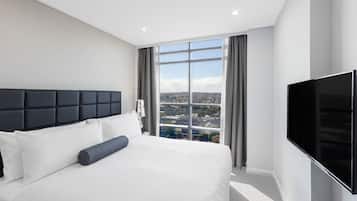 Premium bedding, in-room safe, desk, laptop workspace