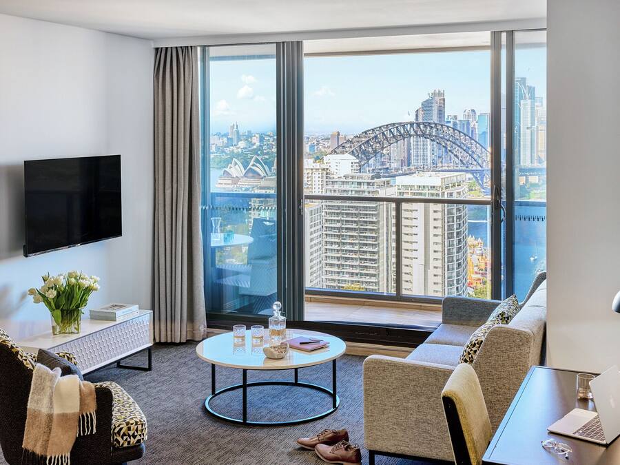 2 Bedroom Balcony Harbour View Suite | Living area