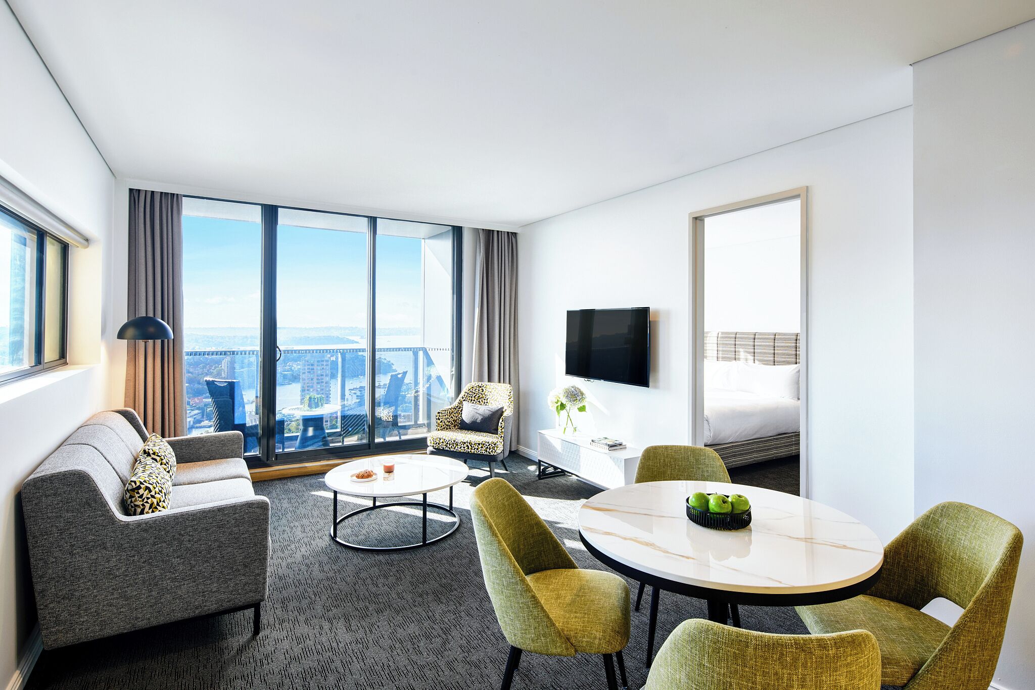 Luxury Suite, 2 Bedrooms, Balcony | Ruang tamu | 55 inci televisyen skrin rata dengan digital, TV 