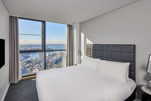 2 Bedroom Corner Harbour View Suite