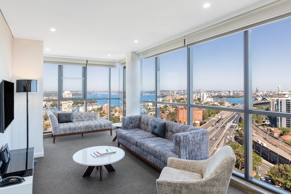 1 Bedroom Corner Harbour View Suite | View from room