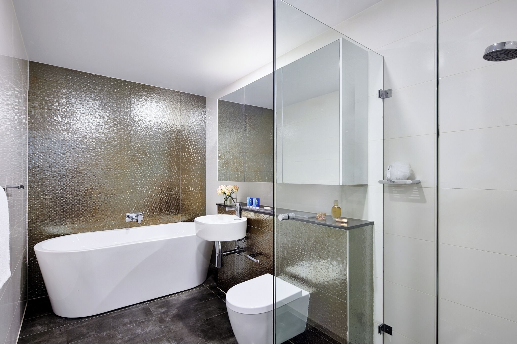 2 Bedroom Balcony Harbour View Suite | Bathroom