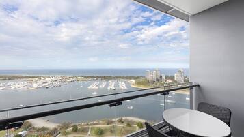 1 Bedroom Balcony Ocean Suite | Balcony