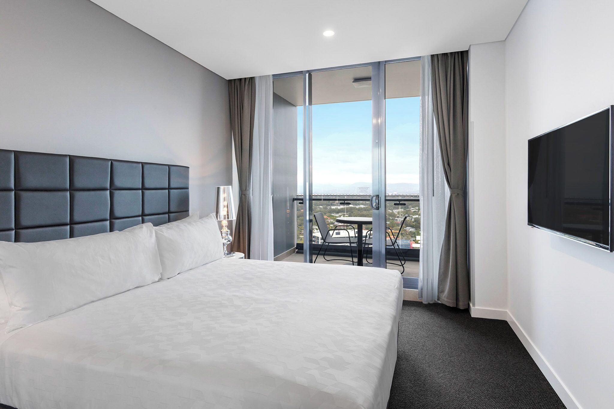 2 Bedroom Ocean Suite | Premium bedding, in-room safe, desk, laptop workspace