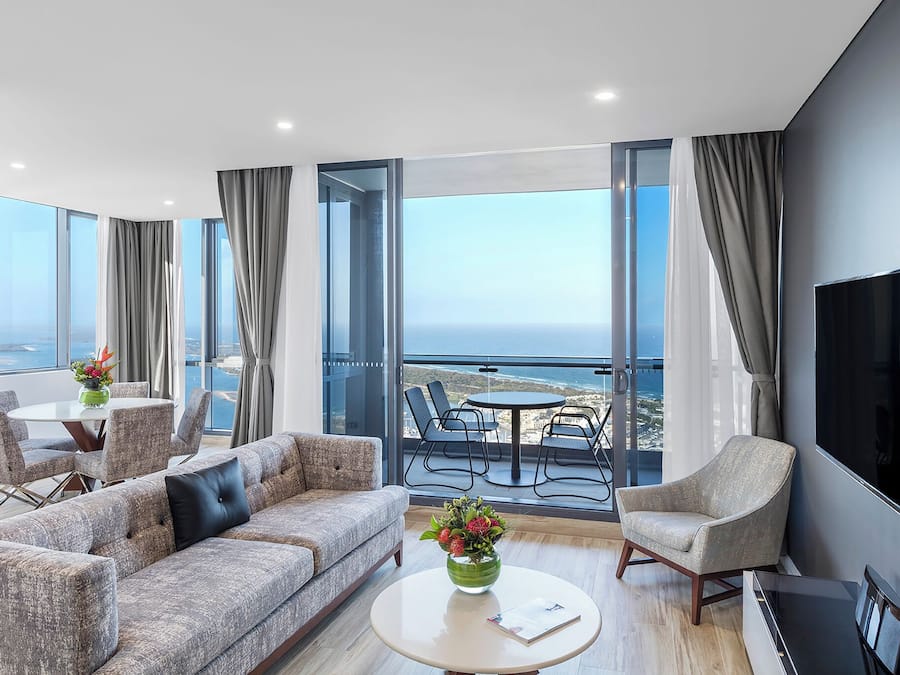 Suite, 3 Schlafzimmer, Balkon (Ocean) | Wohnbereich